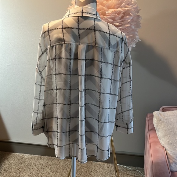 Express Top XE white with black checked design - Picture 3 of 4